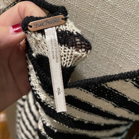 Top - Picture 4 of 4